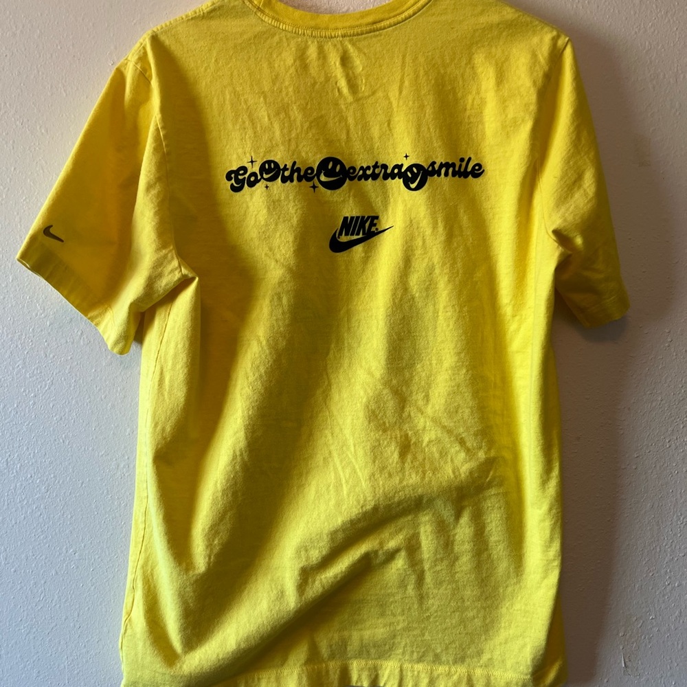 Nike medium short sleeve T shirt “Smile”